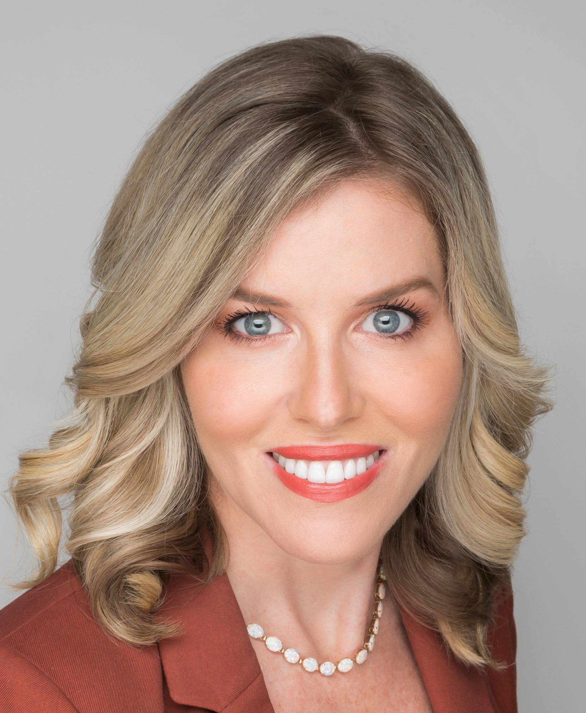 Erin Snyder Headshot